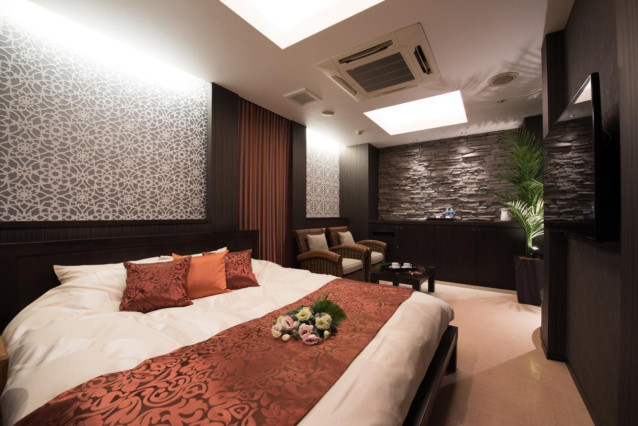 Sulata Obihiro (Adults Only) Hotel Buitenkant foto